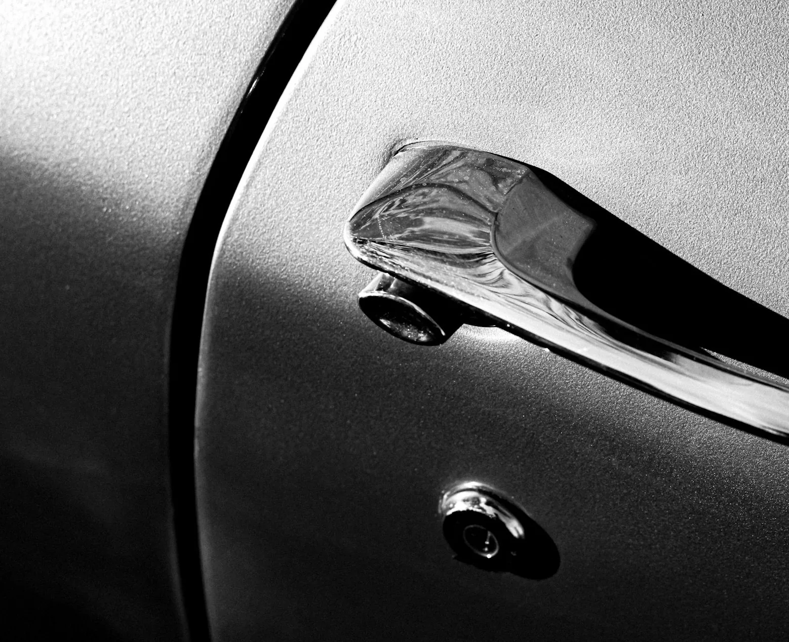 a car door lock — article card